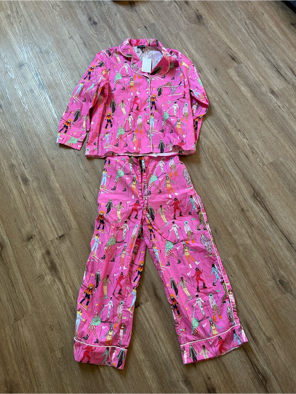 NWT! Karen Mabon Skiers Classic Pajama Set ⛷️⛷️Designer style. Great gift!